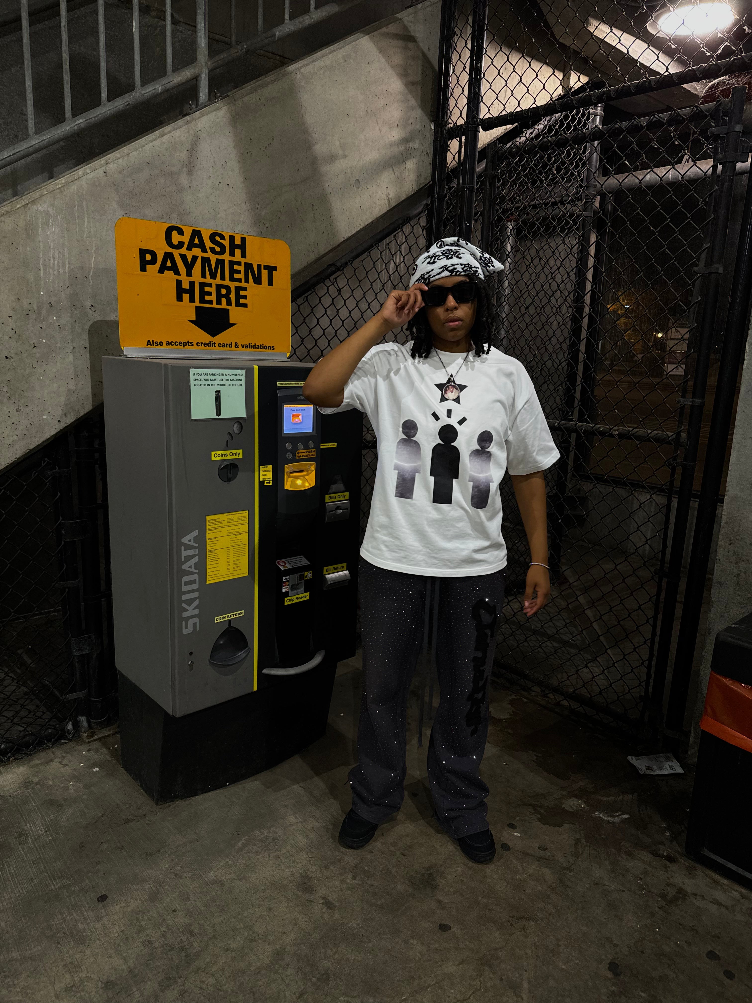 "BE THE LIGHT" OVERSIZED TEE